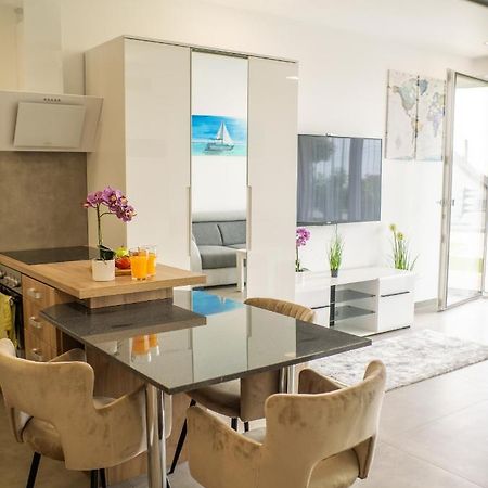 Panorama Superior Apartments - Pool, Garden, Parking Balatonalmádi Екстериор снимка