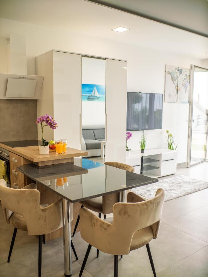 Panorama Superior Apartments - Pool, Garden, Parking Balatonalmádi Екстериор снимка