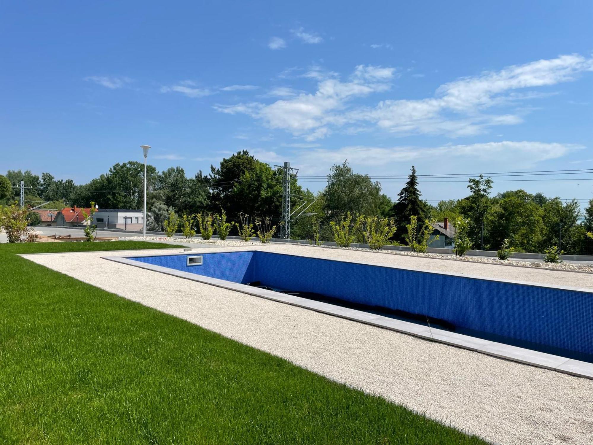 Panorama Superior Apartments - Pool, Garden, Parking Balatonalmádi Екстериор снимка