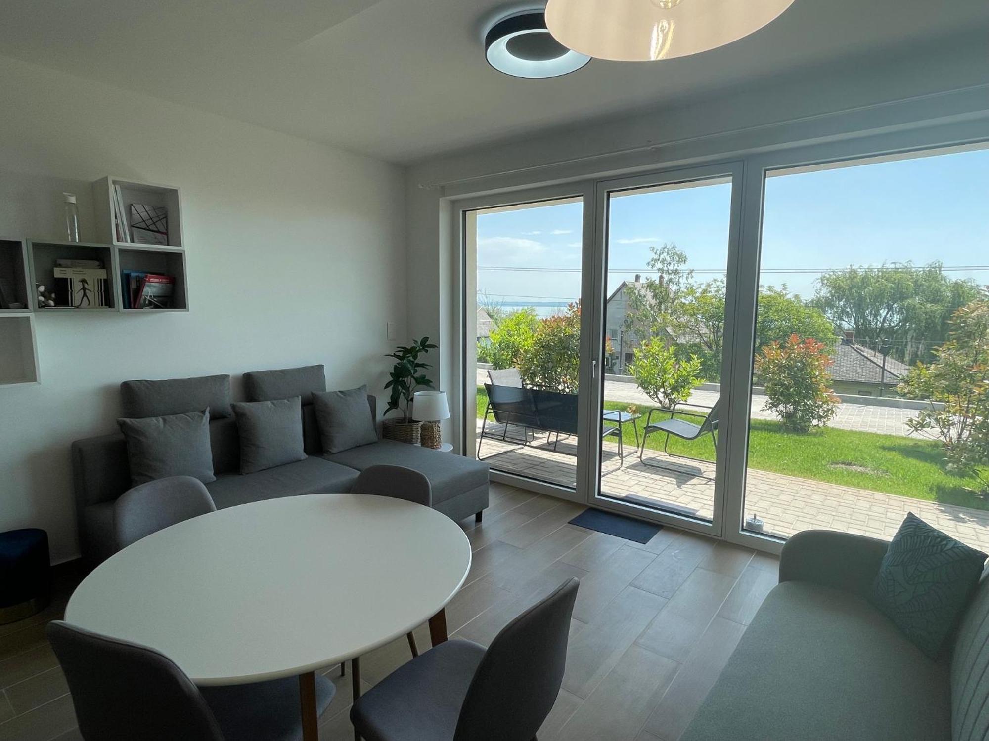 Panorama Superior Apartments - Pool, Garden, Parking Balatonalmádi Екстериор снимка